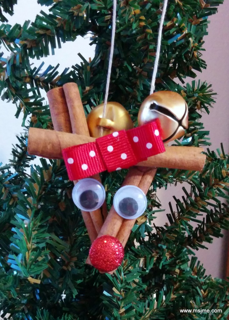 Here is a cute and smells great ornament!  Is it crazy that I had ALL of the materials already in my craft closet?  I used a hot glue gun to put the pieces together, but any glue will work.  This ornament was inspired by this Pin I saw on Pinterest: 