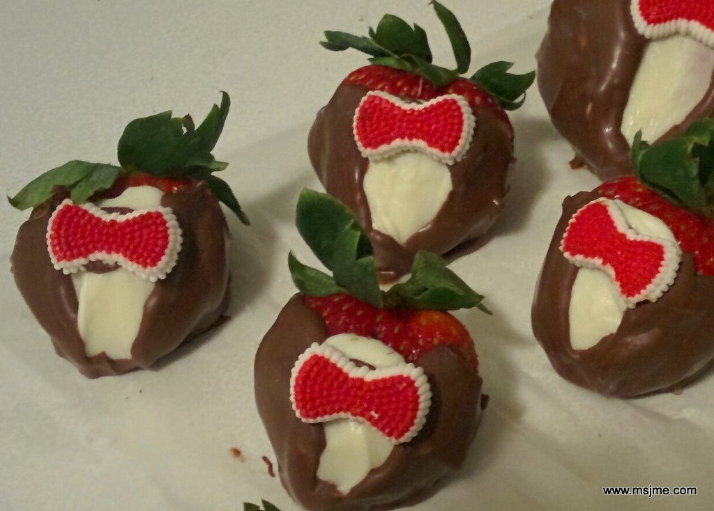 I love Doctor Who. I love chocolate treats. This combo was bound to happen! A friend requested some dipped strawberries and I had some bowtie cupcake decorations leftover, so voila! These are ALMOST too cute to eat. My dipping chocolate is a mix of white, dark chocolate chips and chocolate bark.